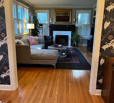 2nd image of 326 W Hollywood Ave