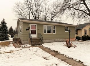 221 8th St W, Brookings, SD 57006