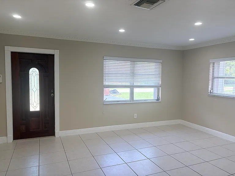 7302 Westwood Dr — Photo 2