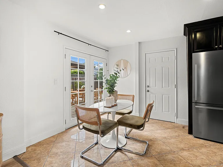 1762 Scott St — Photo 10