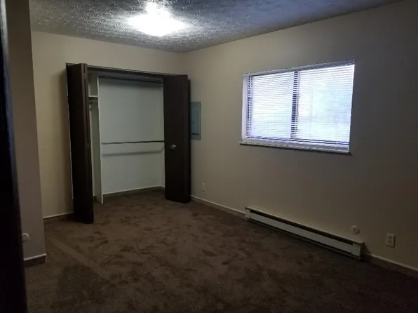 2376 E Market St, Akron, OH 44312