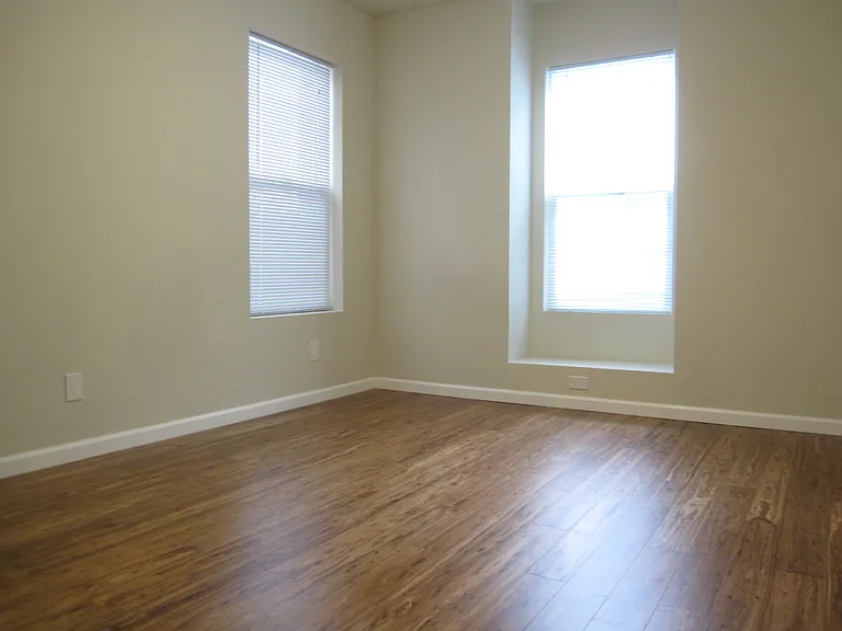 642 Hyde St #4 — Photo 3