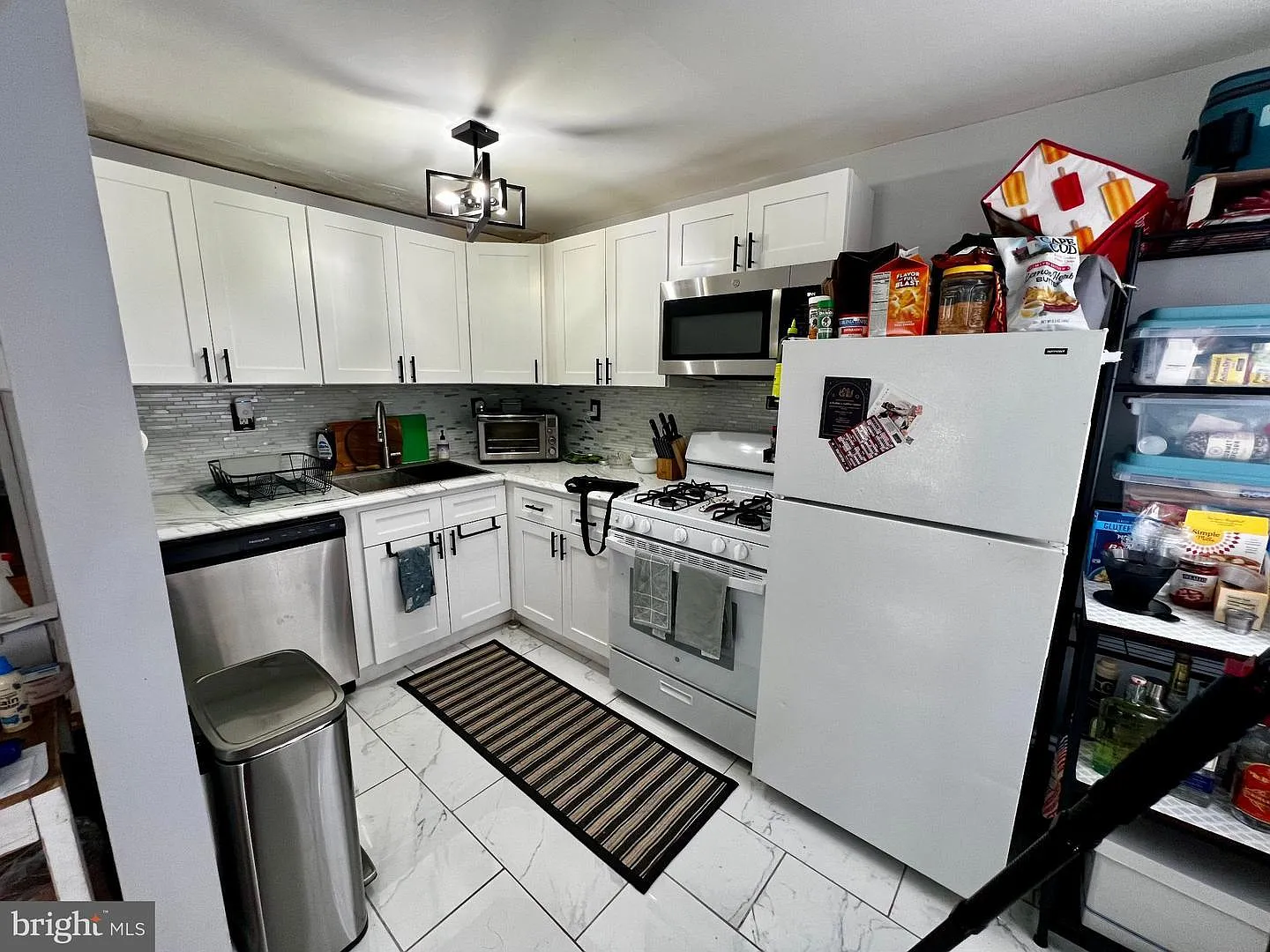 1 bed, 700 sqft, $1,325 — Photo 2