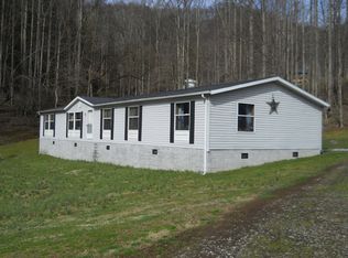 677 Turkey Creek Rd, Ansted, WV 25812