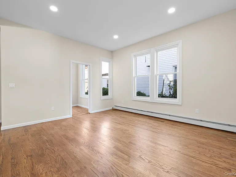 460 S 6th Ave #1 — Photo 17