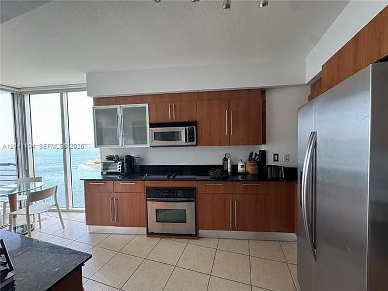 325 S Biscayne Blvd #CU-1523 — Photo 1