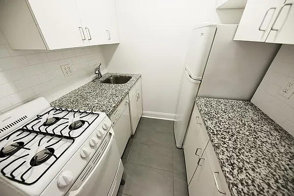 Rented by Buchbinder & Warren | media 41