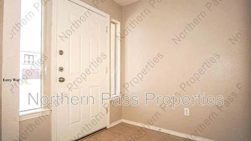 4 bed, 2.0 bath, 1740 sqft, $1,795 — Photo 3