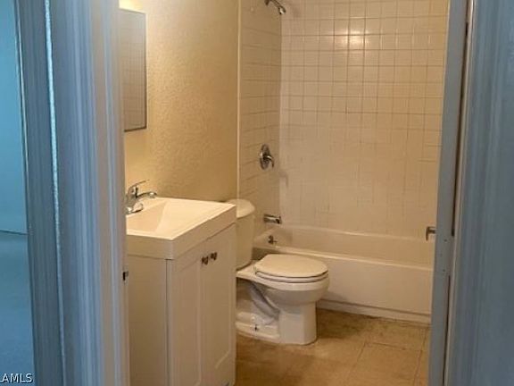 4th image of 2751 Eden Ave