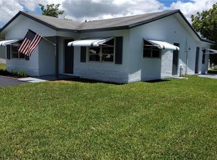 6902 NW 76th Dr, Tamarac, FL 33321