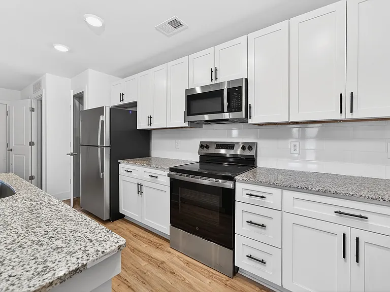The Addenbrook Apartments — Photo 7