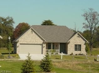 2121 Burberry Cir NW, North Canton, OH 44720