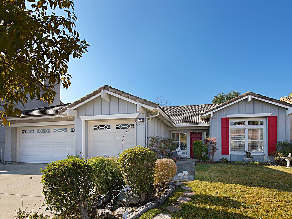 1st image of 42070 Thoroughbred Ln