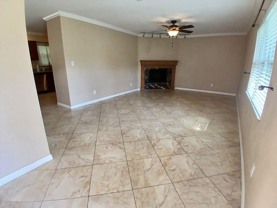 1st image of 1044 2nd Pl