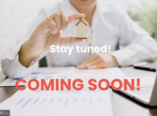 1661 S Hayes St #2, Arlington, VA 22202