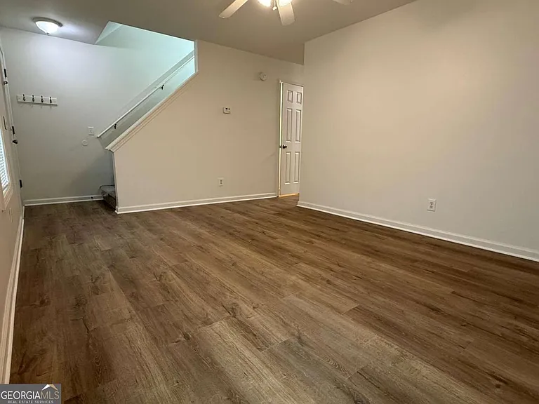 160 2nd St #2 — Photo 12