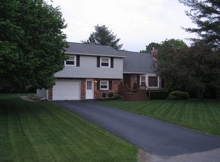 14 Sparton Ln, Ballston Lake, NY 12019