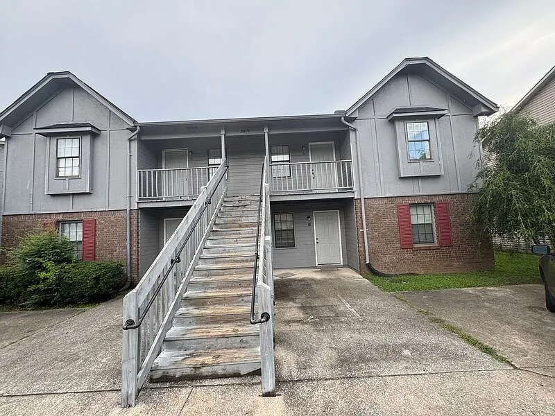 2 bed, 1.0 bath, 900 sqft, $850 — Photo 2