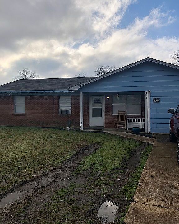 4 bedrooms 1 bathroom