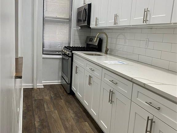 4th image of 210 Martine Ave APT 1G
