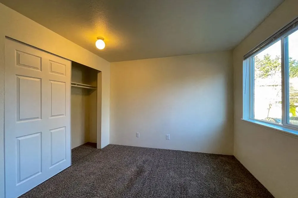 Sandpiper Apts. — Photo 3
