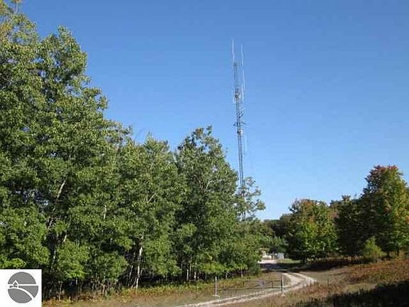 5th image of Off Benzonia Trl