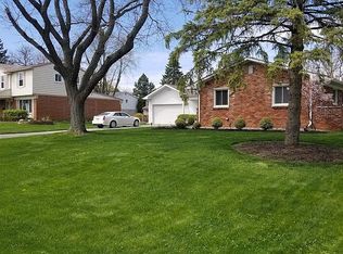 23774 Clarkson St, Southfield, MI 48033