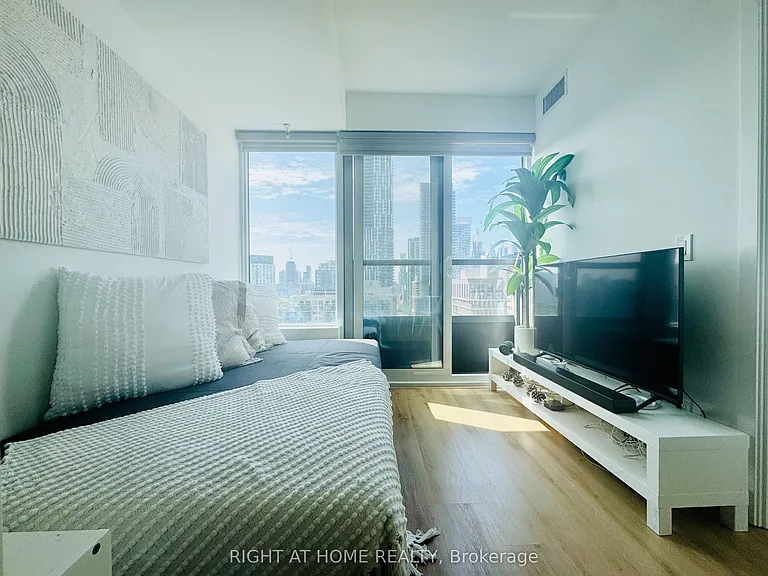 319 Jarvis St #1101 — Photo 4