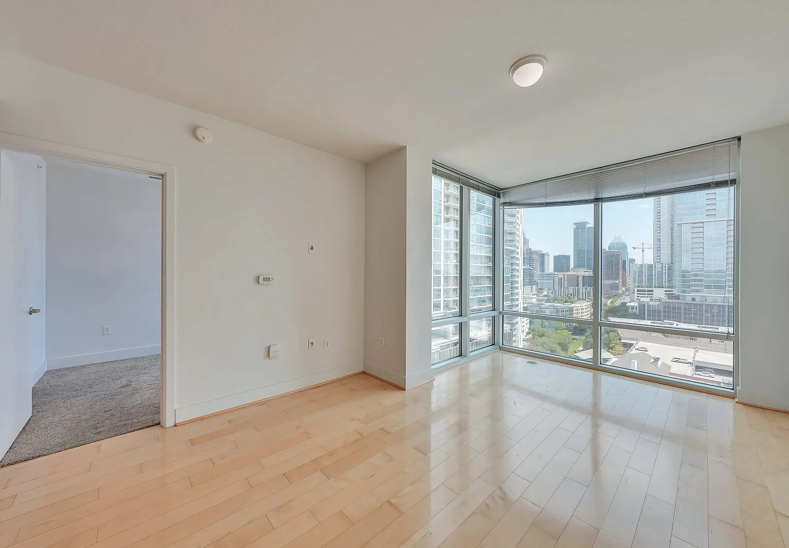 1 bed, 1.0 bath, 2565 sqft, $2,100 — Photo 2