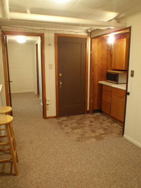 1st image of 402 Woodford St