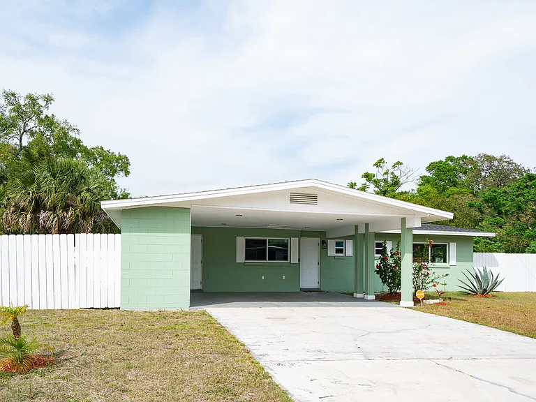1800 Augustine Dr — Photo 7