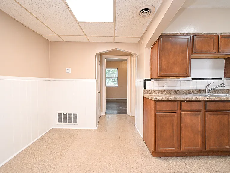 3042 Percy Ave #2 — Photo 10