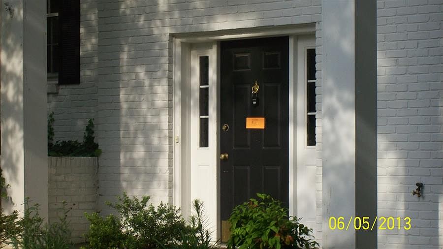 2nd image of 8219 Larch Ln