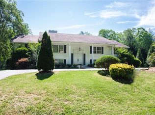 206 E Brandon Rd, Hendersonville, NC 28739