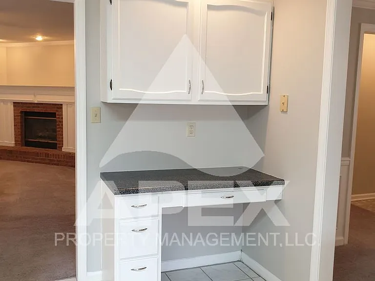913 Oak Haven Rd — Photo 12