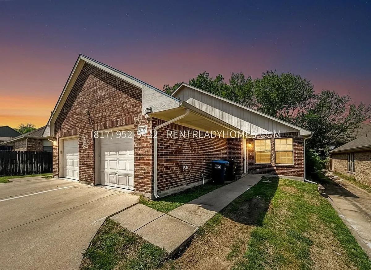 Building Photo - 3130 Cherry Ln S
