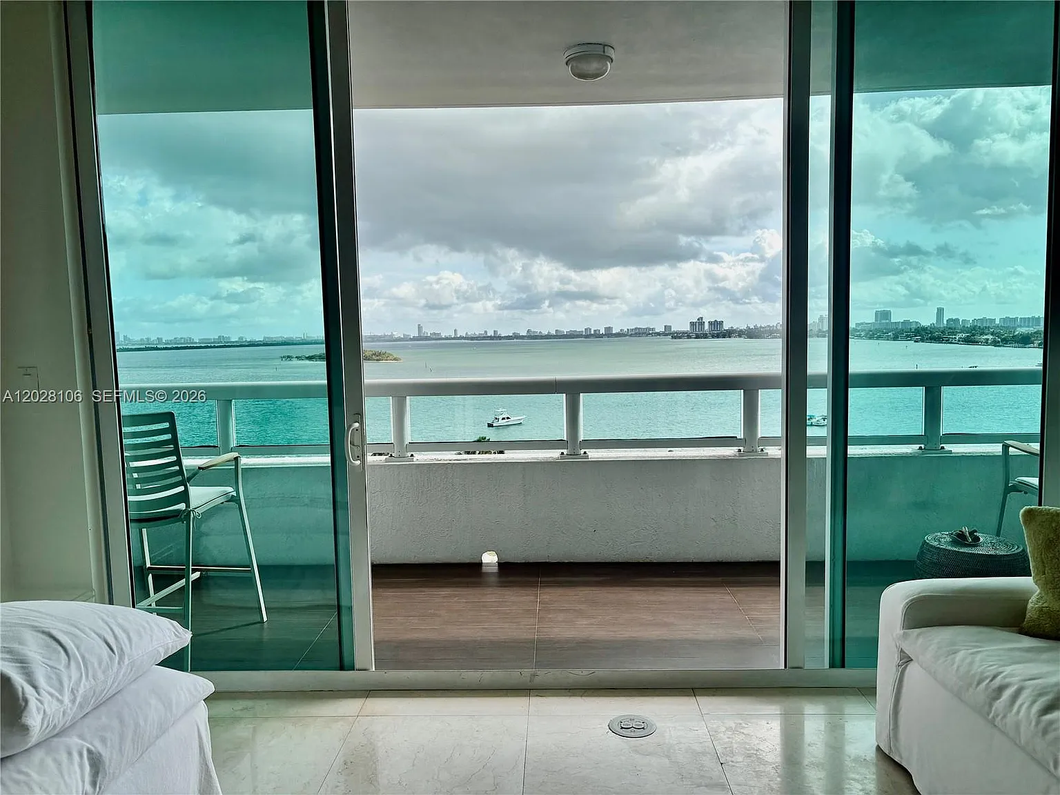 1800 Club Condo — Photo 1