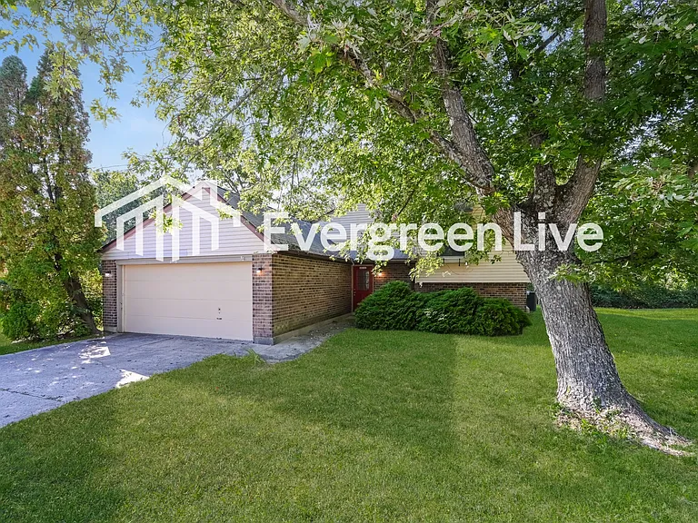 2976 Maureen Ct — Photo 2