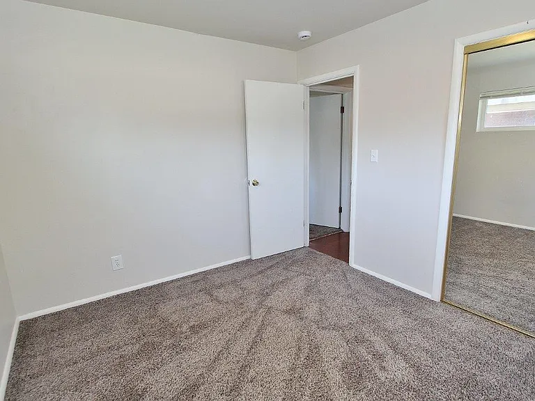 4011 W Greenbrier Dr — Photo 19