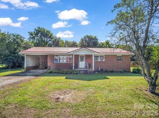 520 Pisgah Dr, Brevard, NC 28712