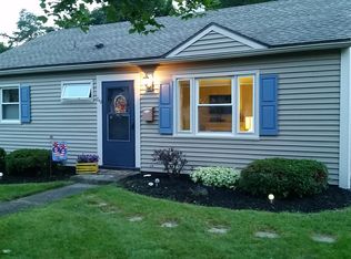 59 Mohawk St, Webster, NY 14580