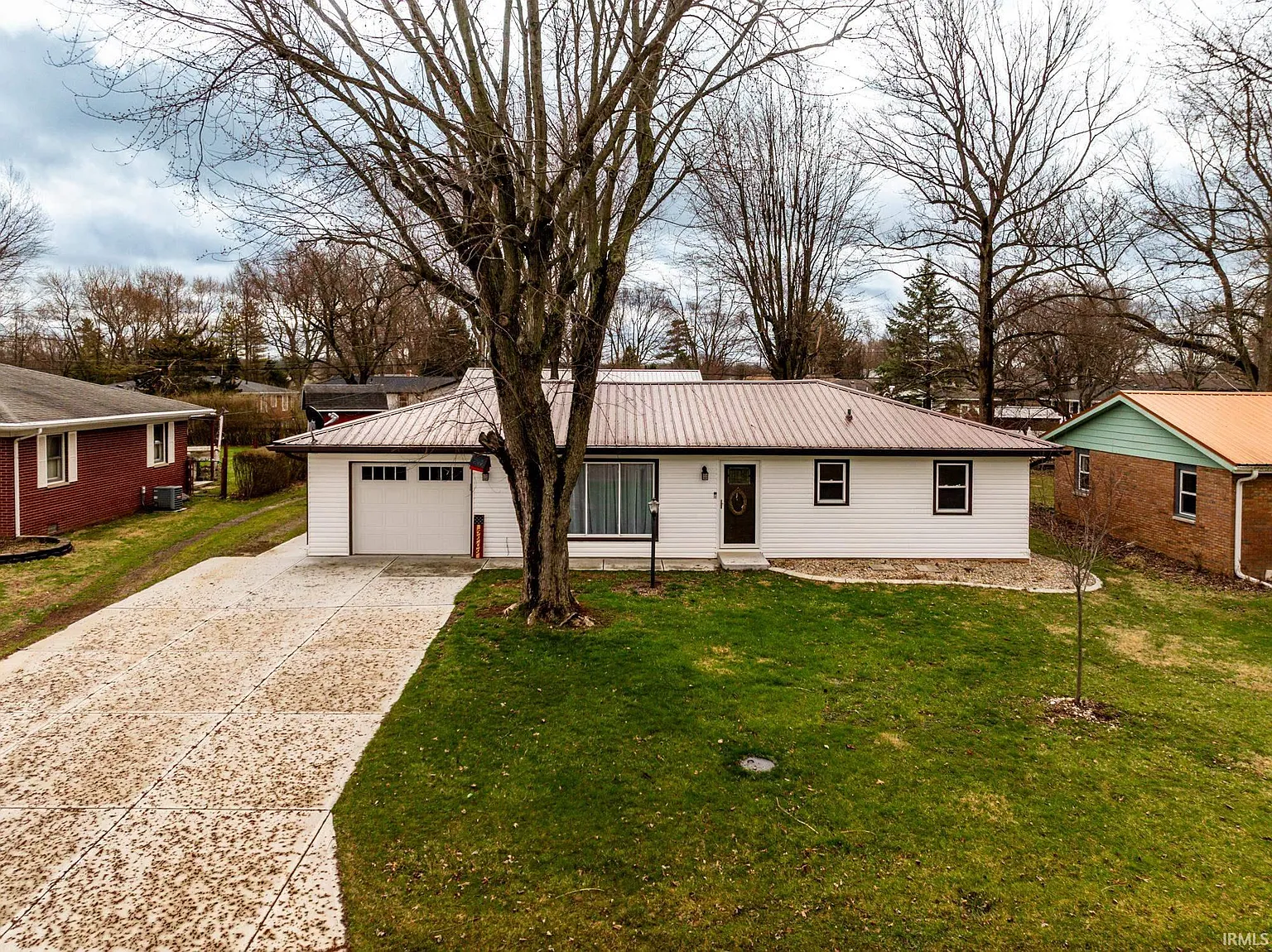 5909 E Robert St photo 1