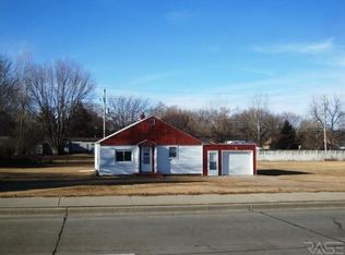 3413 N Cliff Ave, Sioux Falls, SD 57104