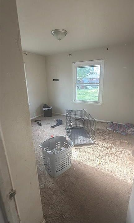 1st image of 118 Pine Ave