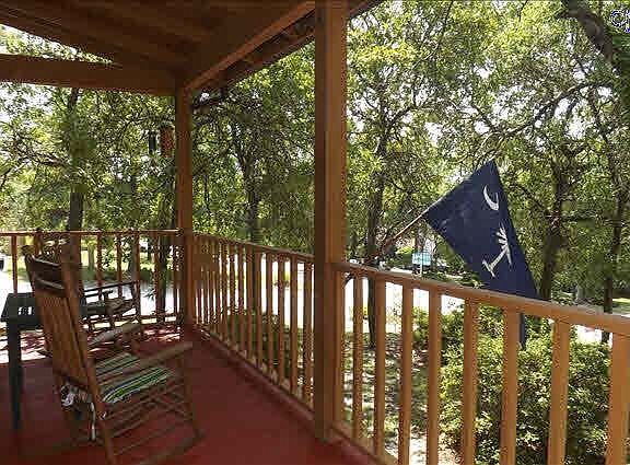 3rd image of 7851 Dartmore Ln