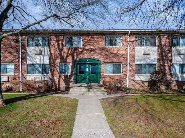 2449 Union Ave #A, Islip, NY 11751