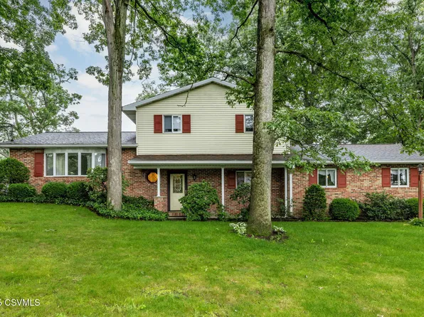 1056 Woodland Dr, Sunbury, PA 17801