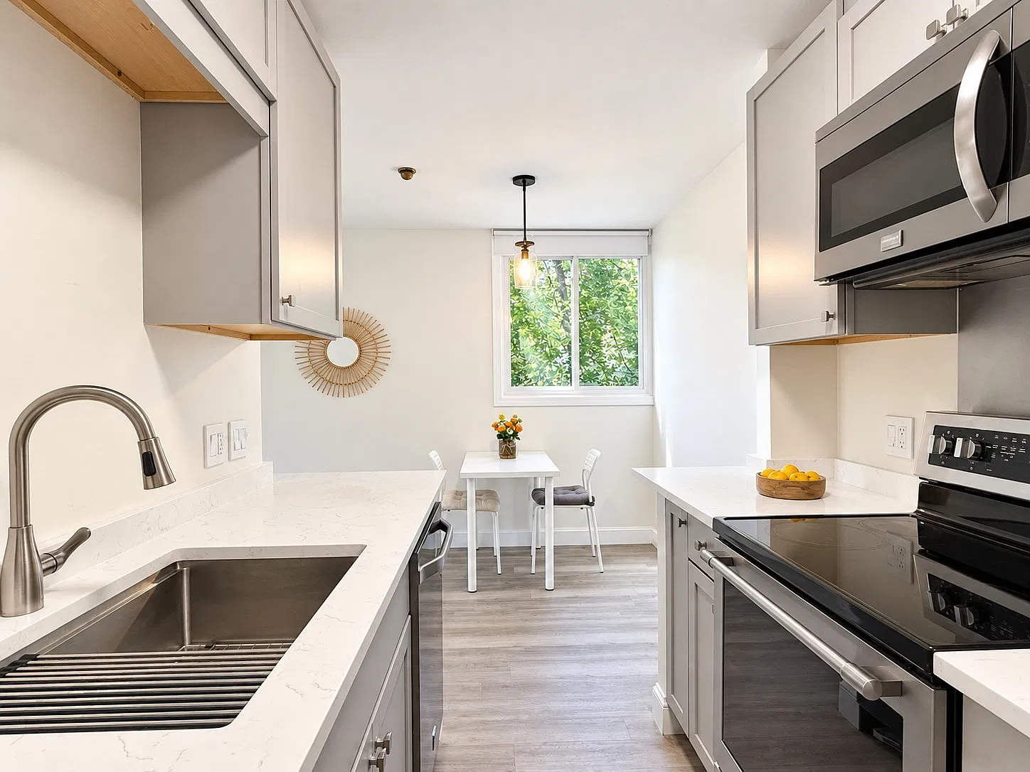 2 bed, 1.0 bath, 846 sqft, $2,500 — Photo 4
