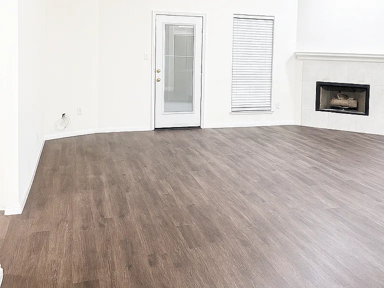 534 Meadow Ln — Photo 5