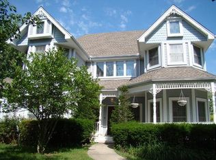 3018 S Victoria Ln, Blue Springs, MO 64015